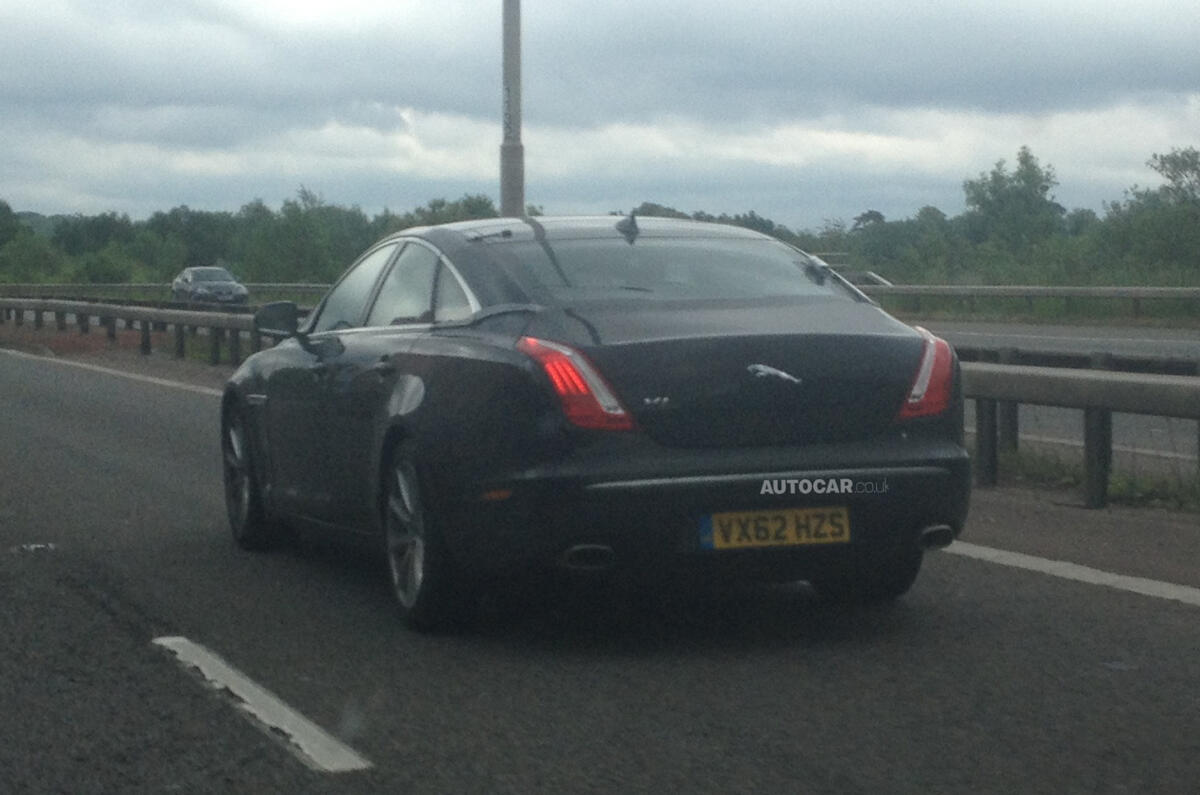 Next generation Jaguar XJ spotted testing