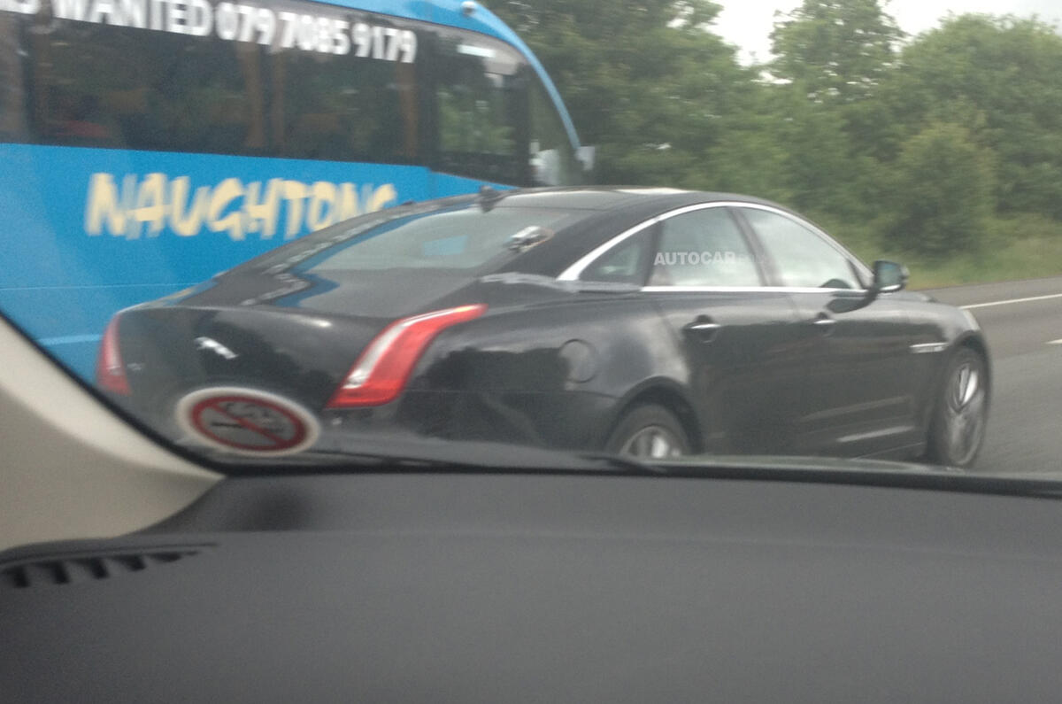 Next generation Jaguar XJ spotted testing