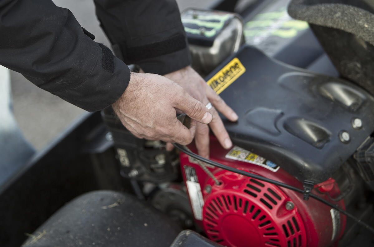 Caterham Seven versus go-kart