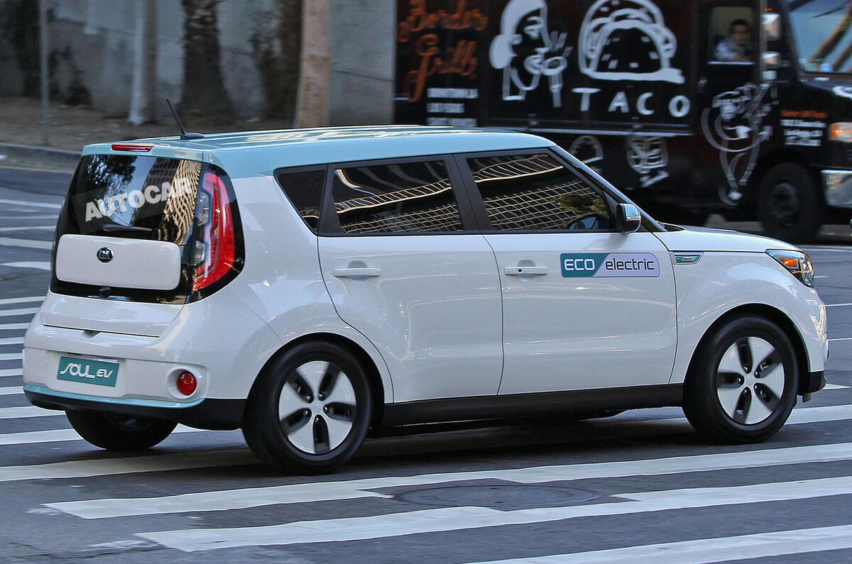 Kia&#039;s new electric Soul spied completely undisguised