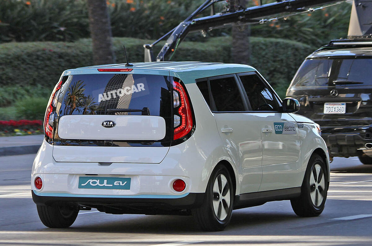 Kia&#039;s new electric Soul spied completely undisguised