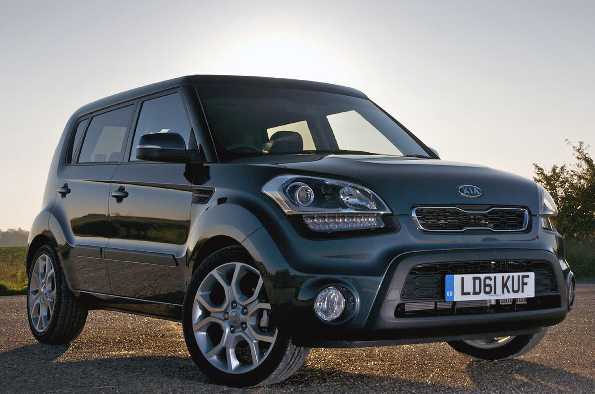 Quick news: Kia recall; New top-end Skoda Octavia; FCA based in London