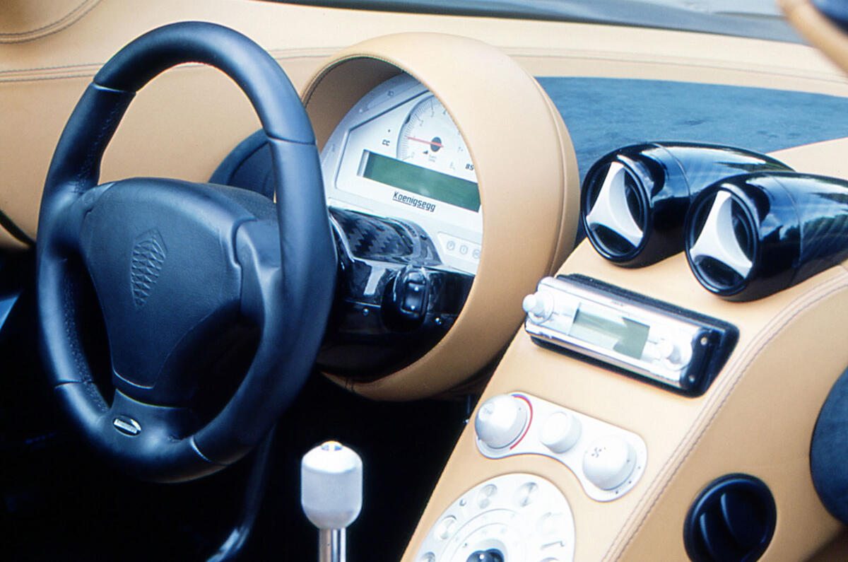 Koenigsegg CC8S dashboard