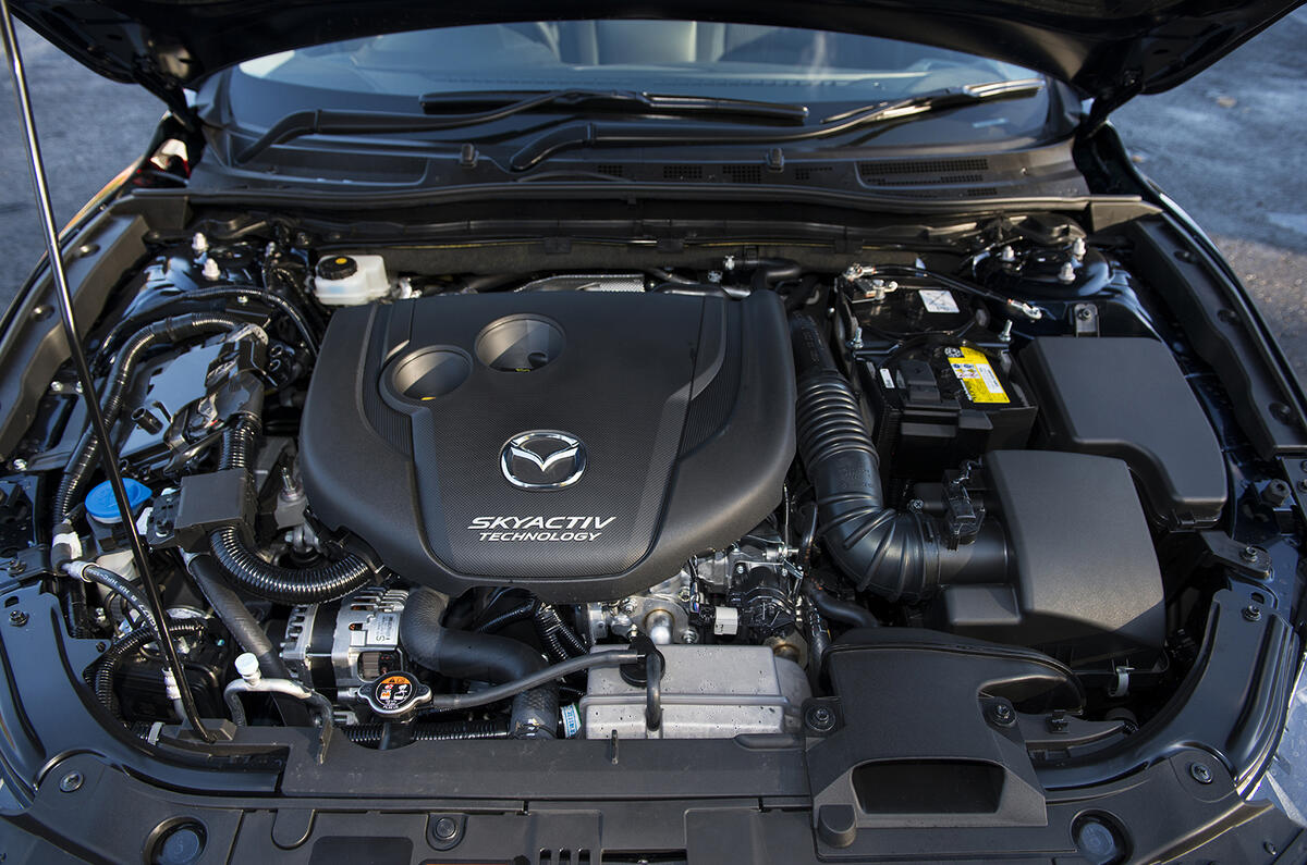 Лобовое стекло mazda 3