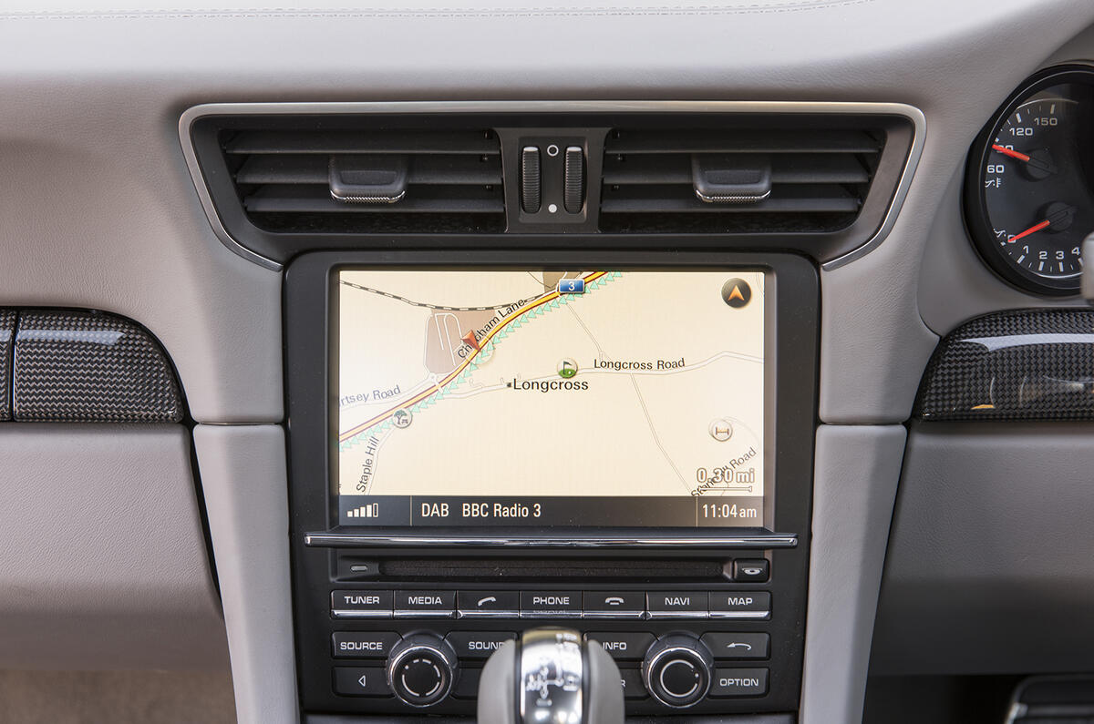 Porsche 911 Turbo infotainment system
