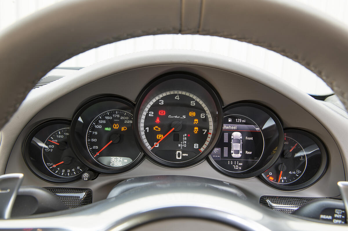 Porsche 911 Turbo instrument cluster