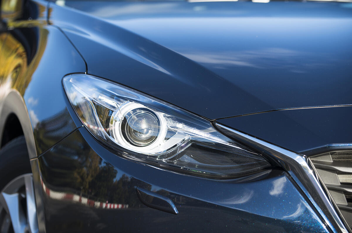 Mazda 3 bi-xenon headlights