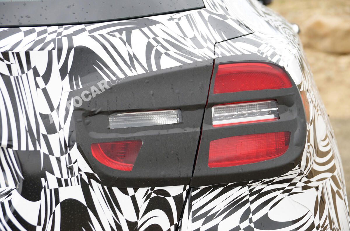 no title 2014 Mercedes-Benz GLA - latest spy shots