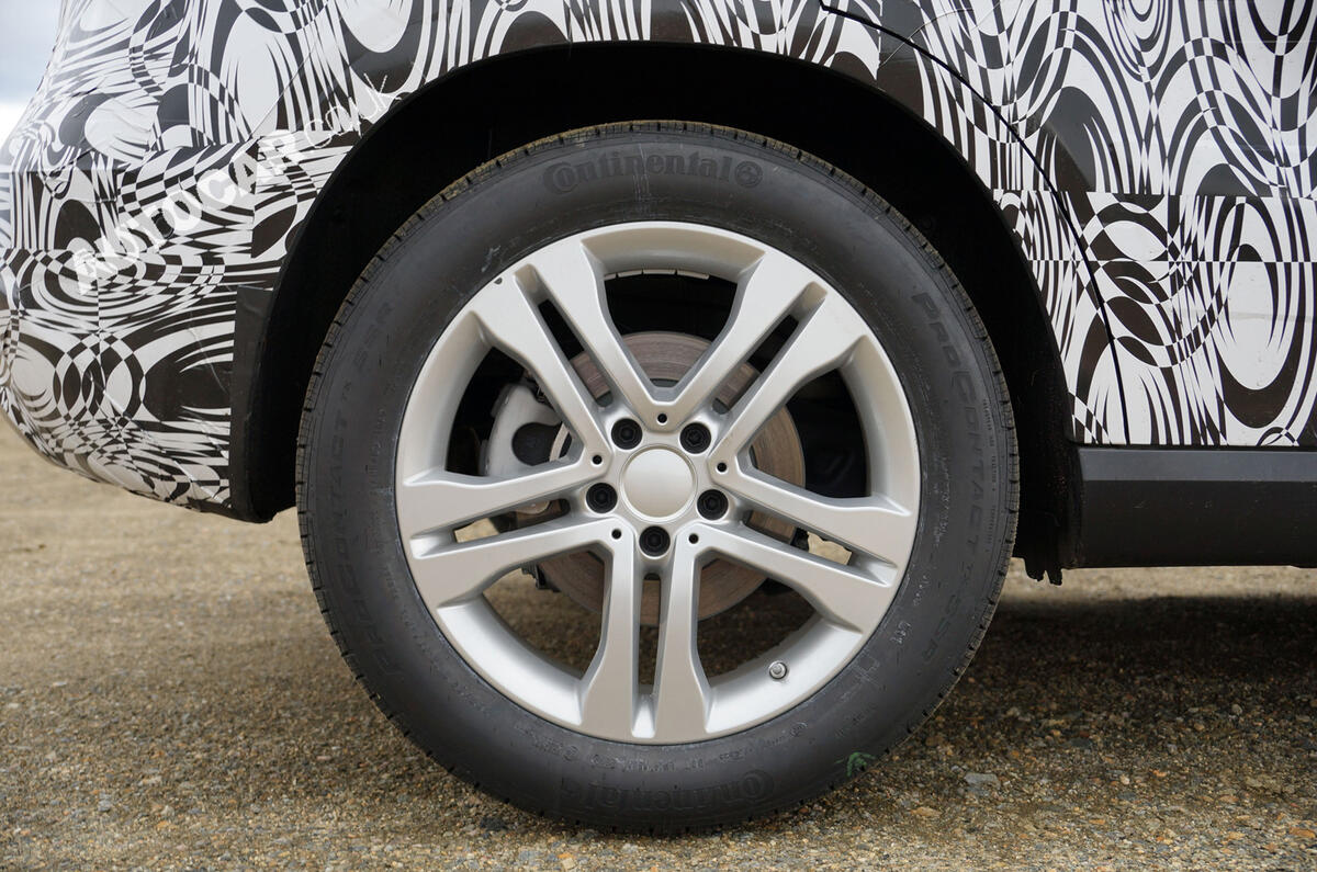 no title 2014 Mercedes-Benz GLA - latest spy shots