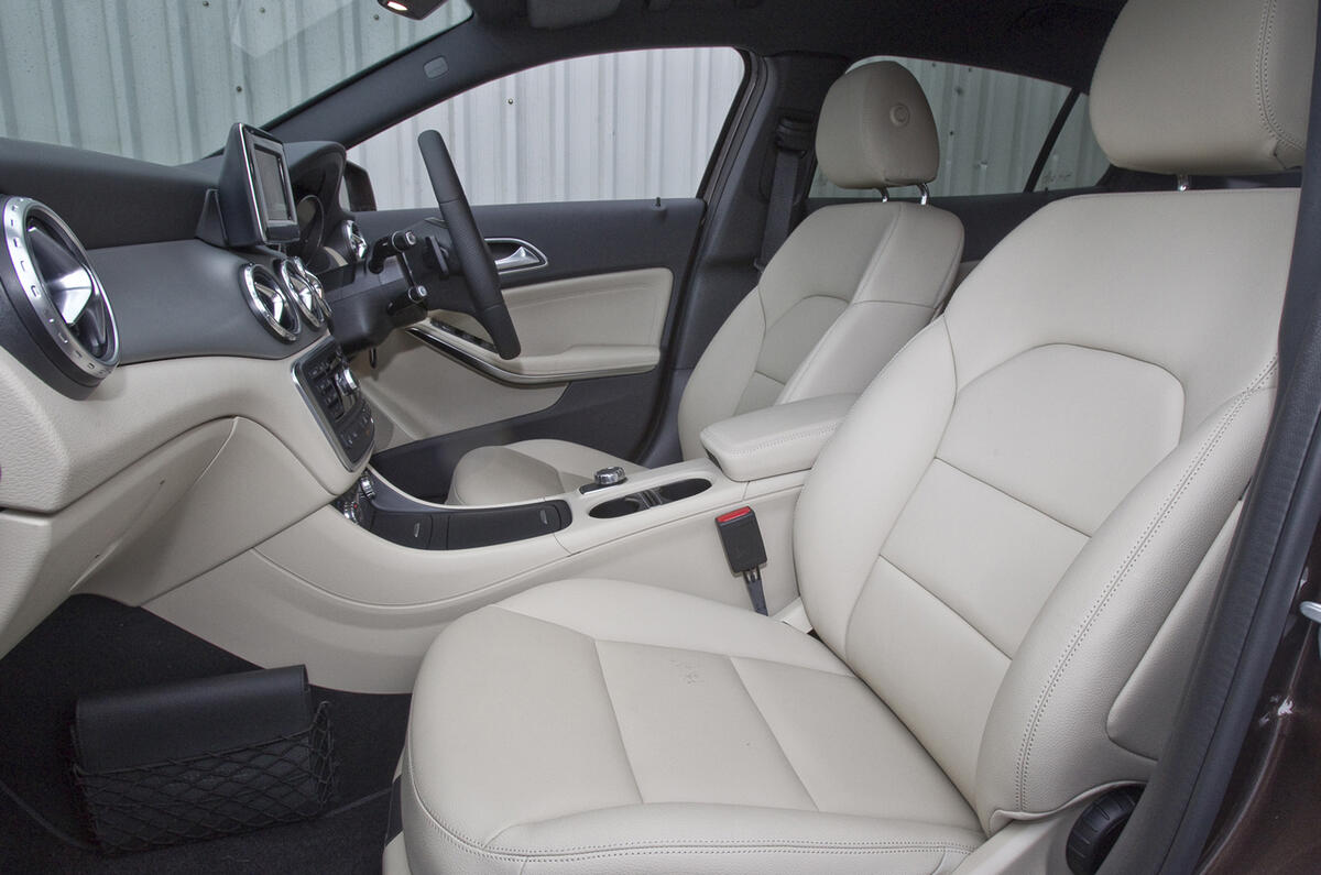 Mercedes-Benz GLA front seats