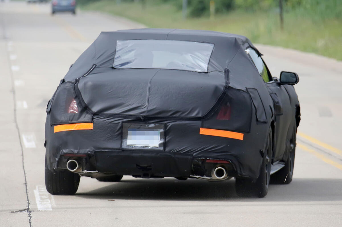 2015 Ford Mustang: latest spy shots