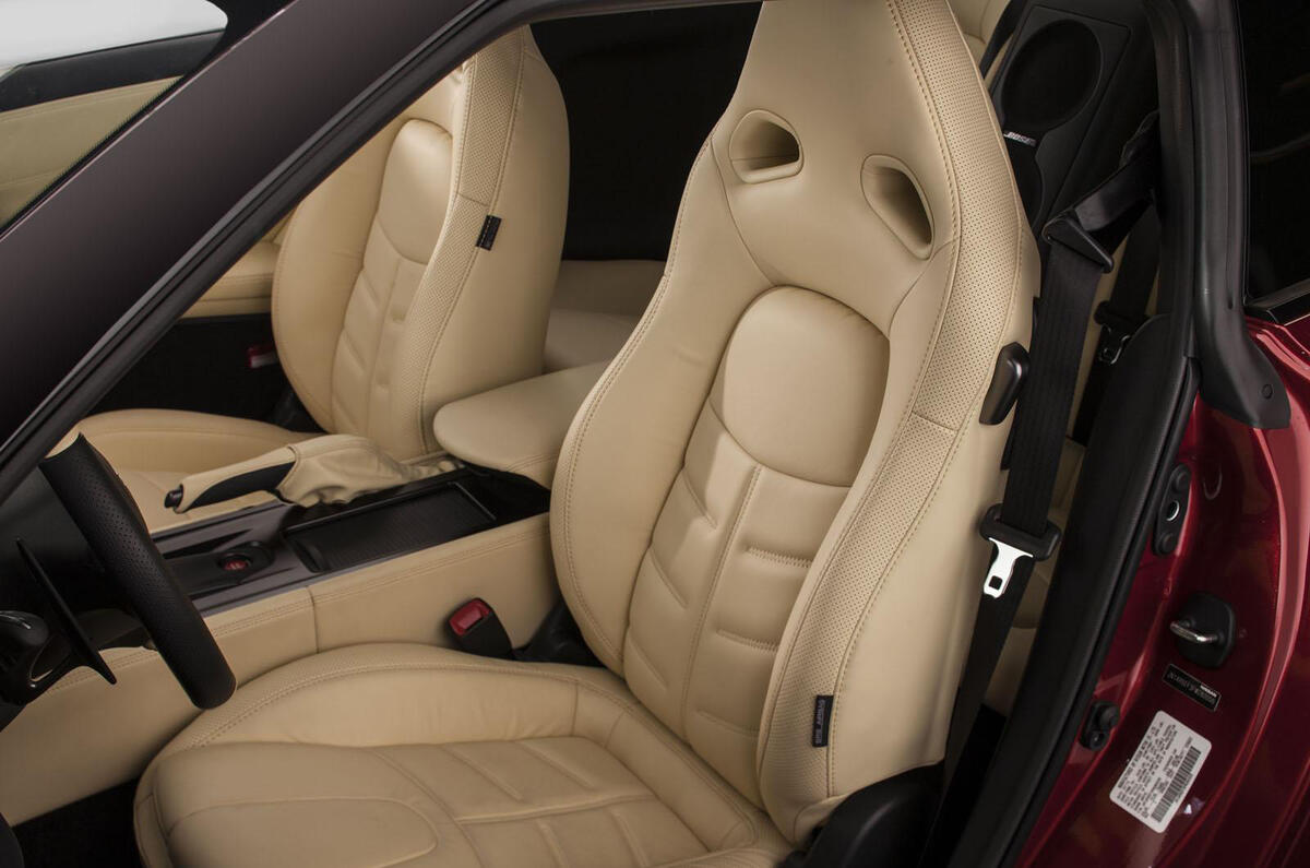 2014 Nissan GT-R revealed