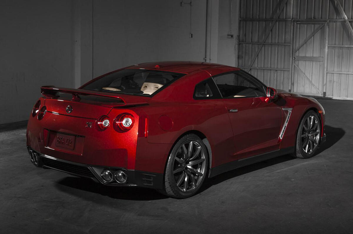 2014 Nissan GT-R revealed