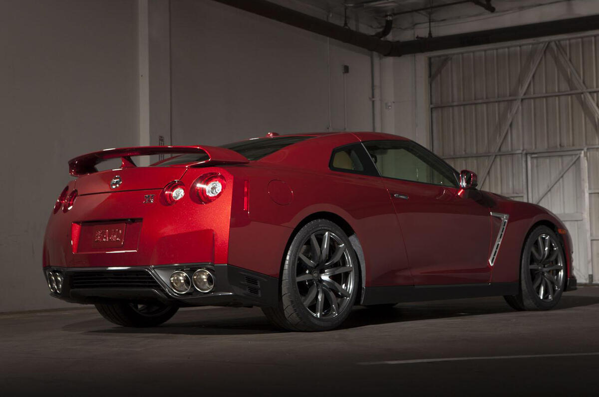 2014 Nissan GT-R revealed