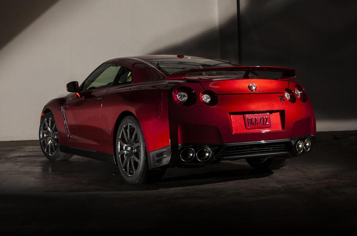 2014 Nissan GT-R revealed