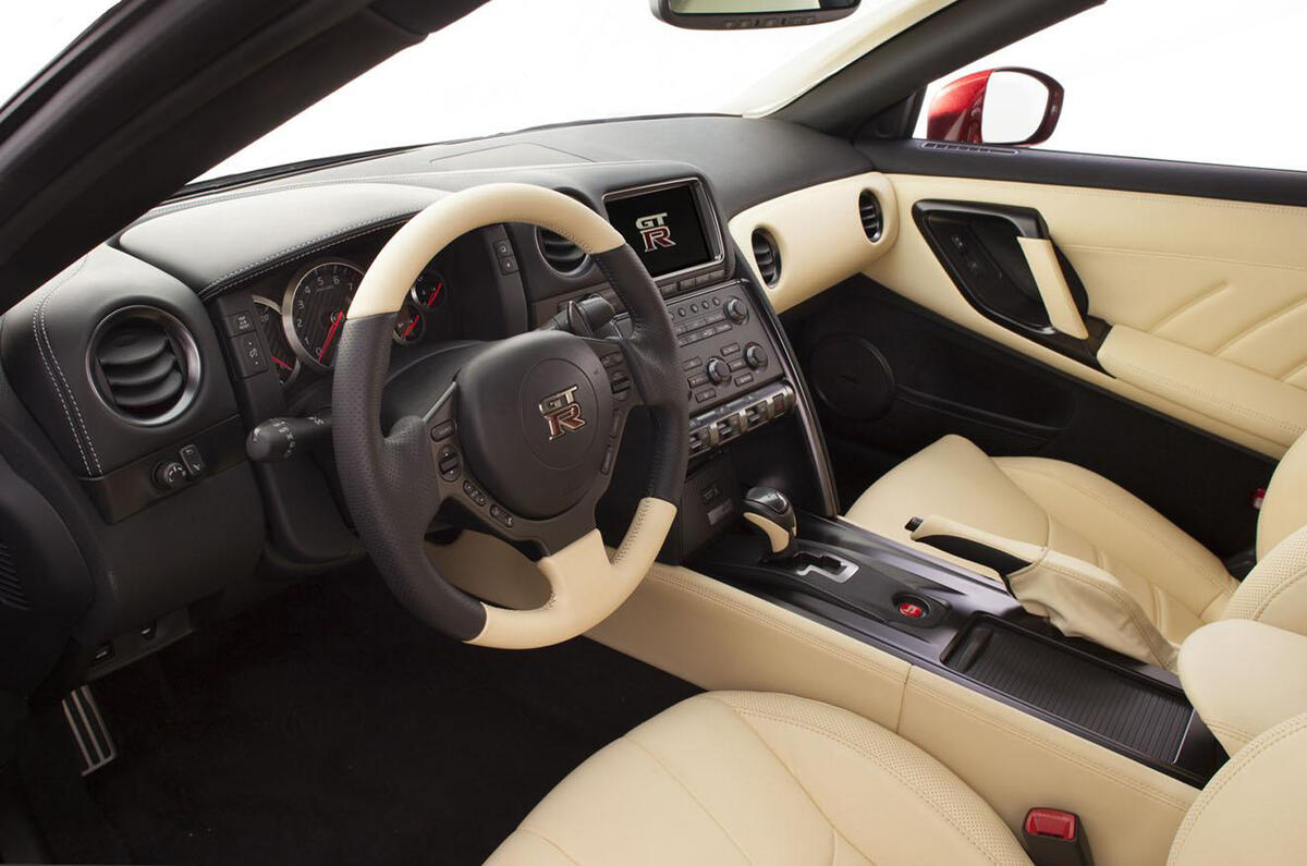 2014 Nissan GT-R revealed