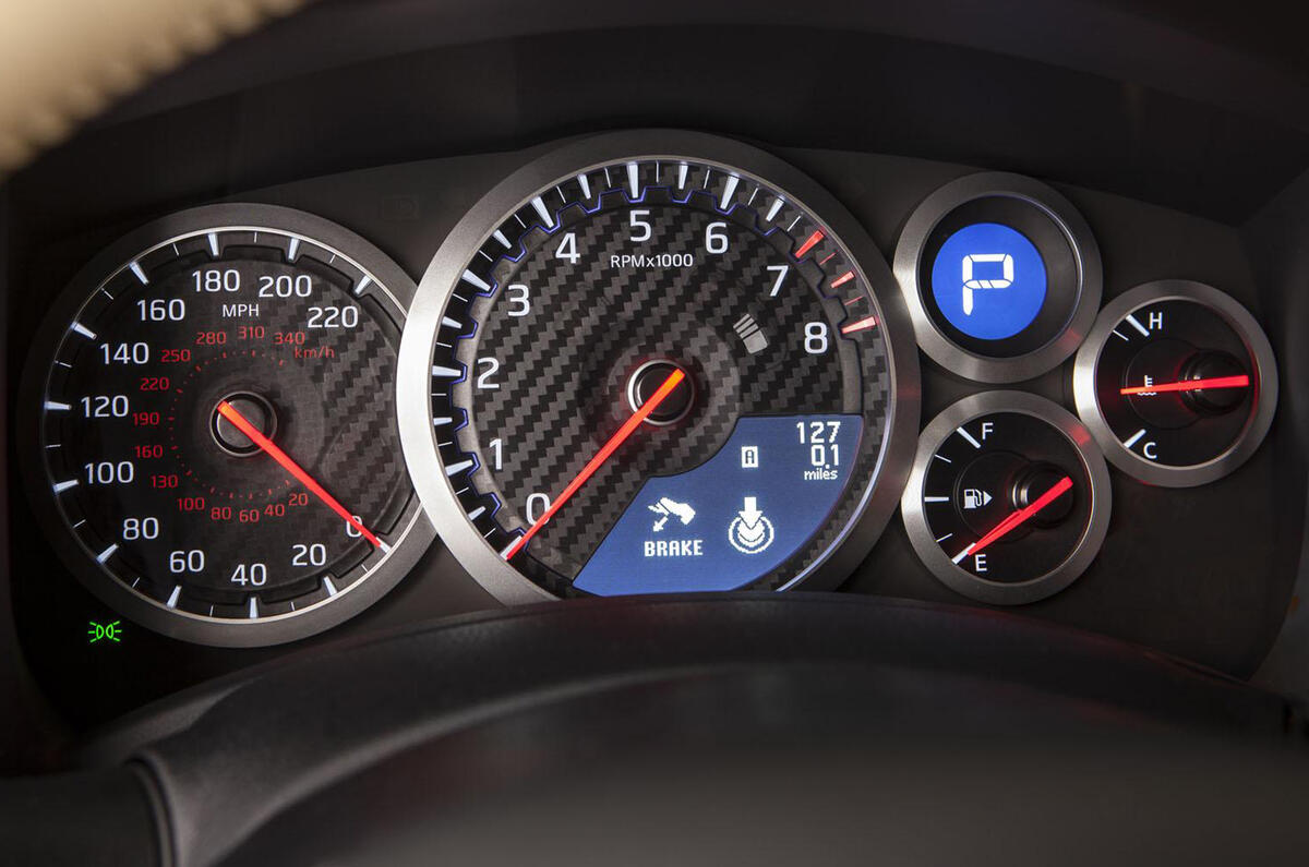 2014 Nissan GT-R revealed