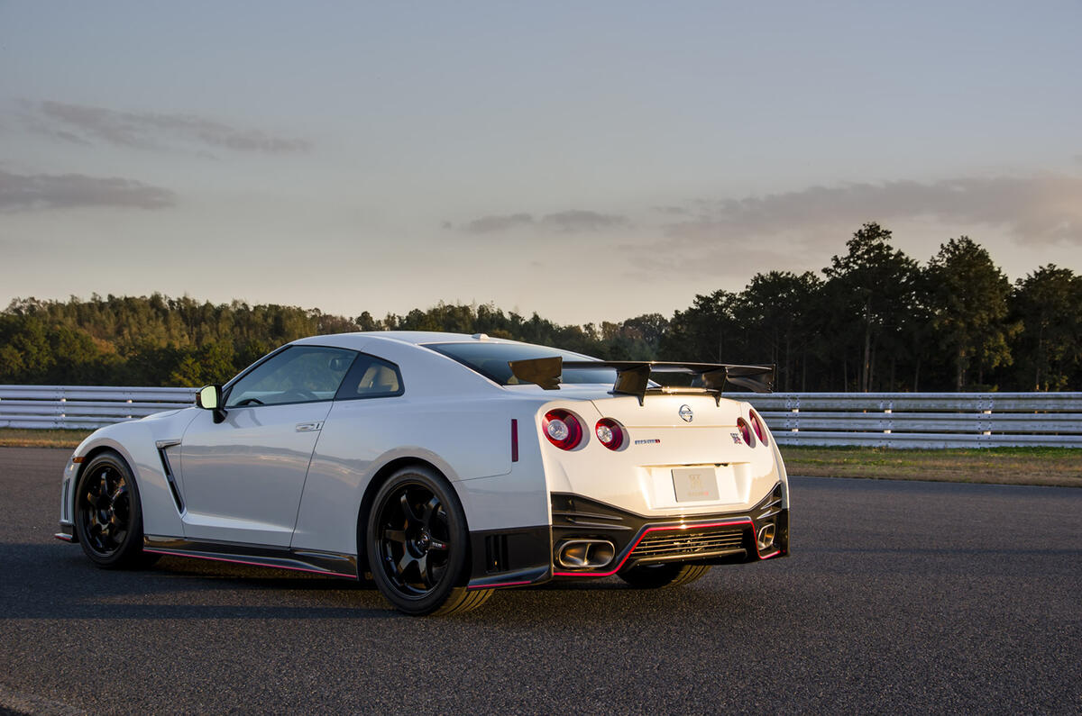 4 star Nissan GT-R Nismo