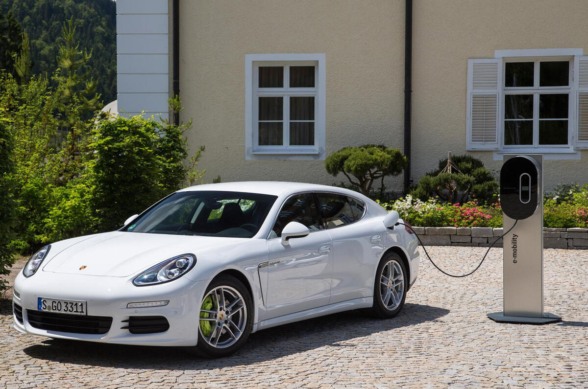 A brief history of hybrid and electric vehicles - picture special