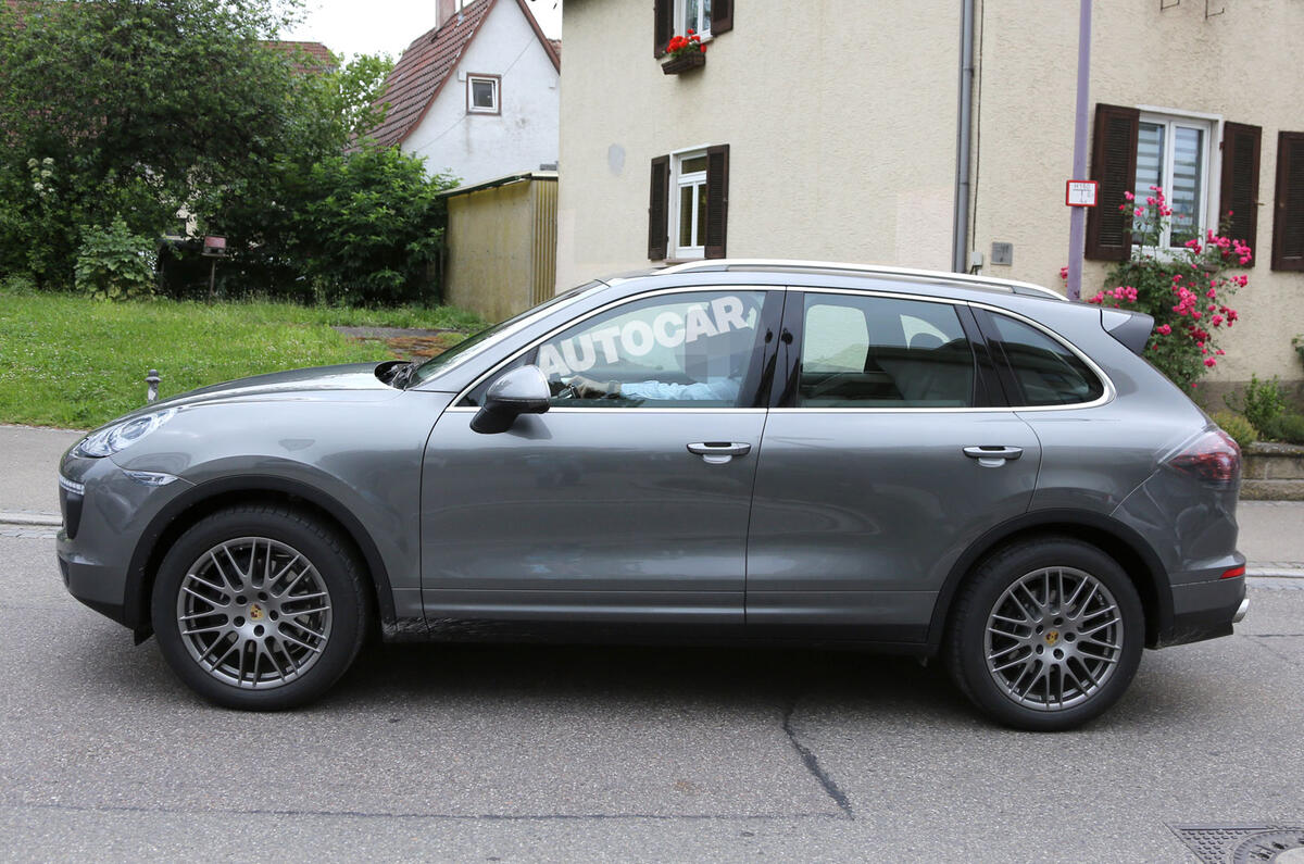 no title Facelifted Porsche Cayenne spotted undisguised ahead of Paris debut