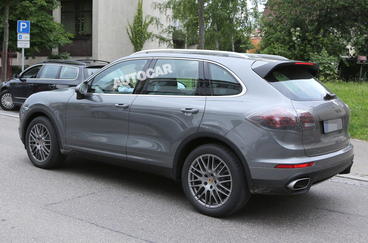 no title Facelifted Porsche Cayenne spotted undisguised ahead of Paris debut