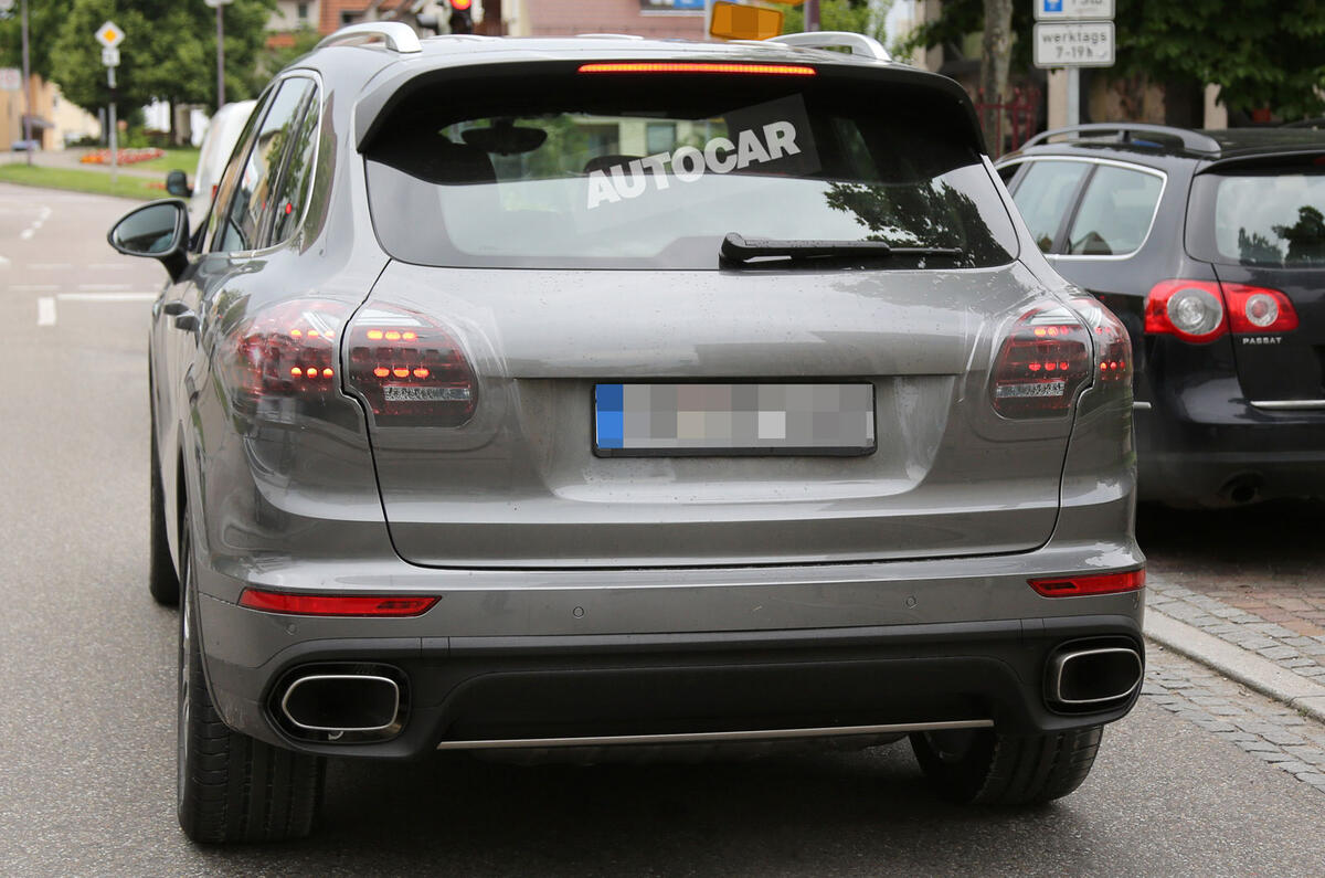 no title Facelifted Porsche Cayenne spotted undisguised ahead of Paris debut