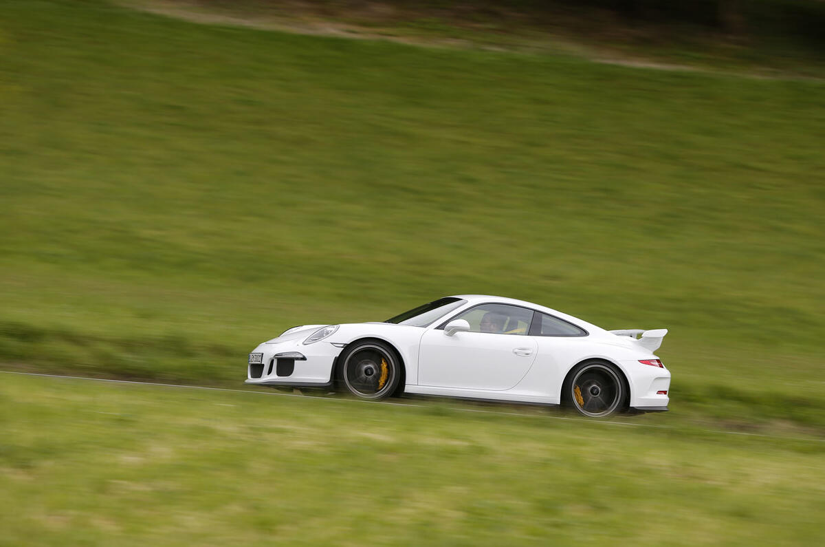 Porsche 911 GT3 side profile