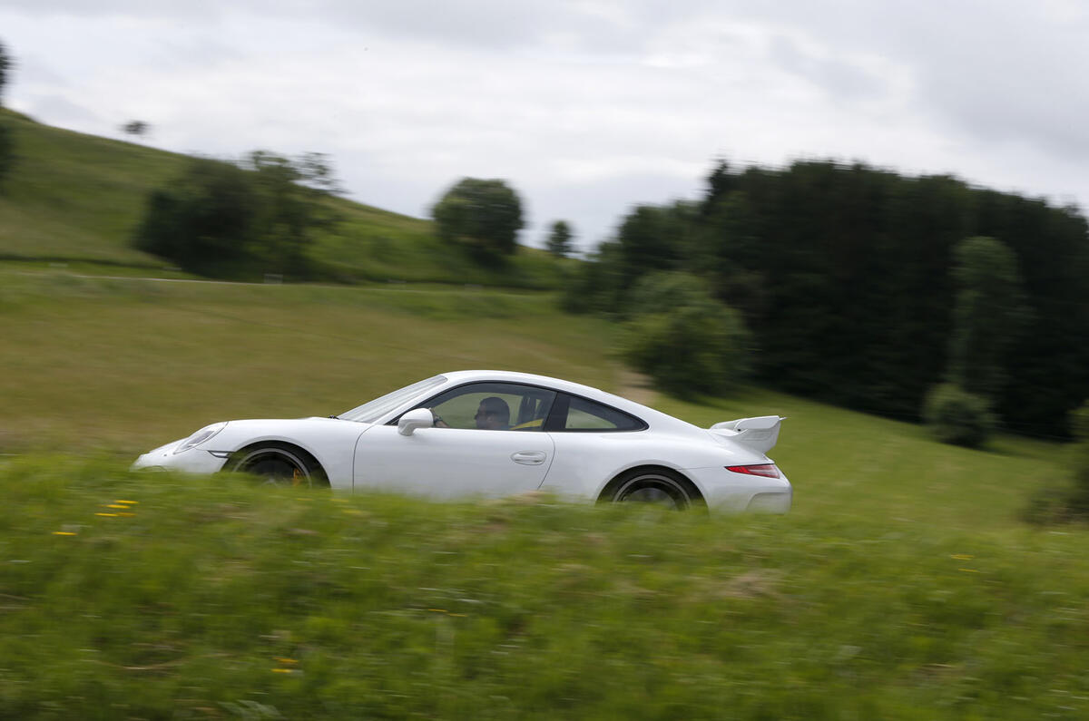 Porsche 911 GT3 side profile