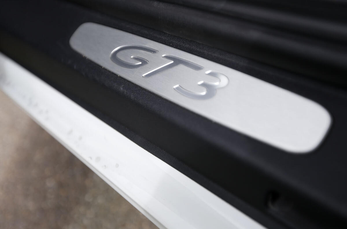 Porsche 911 GT3 kickplates