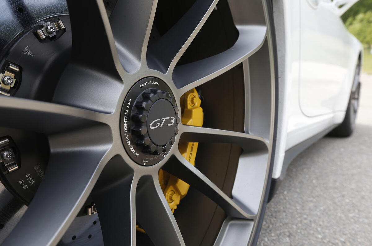 Porsche 911 GT3 magnesium alloys