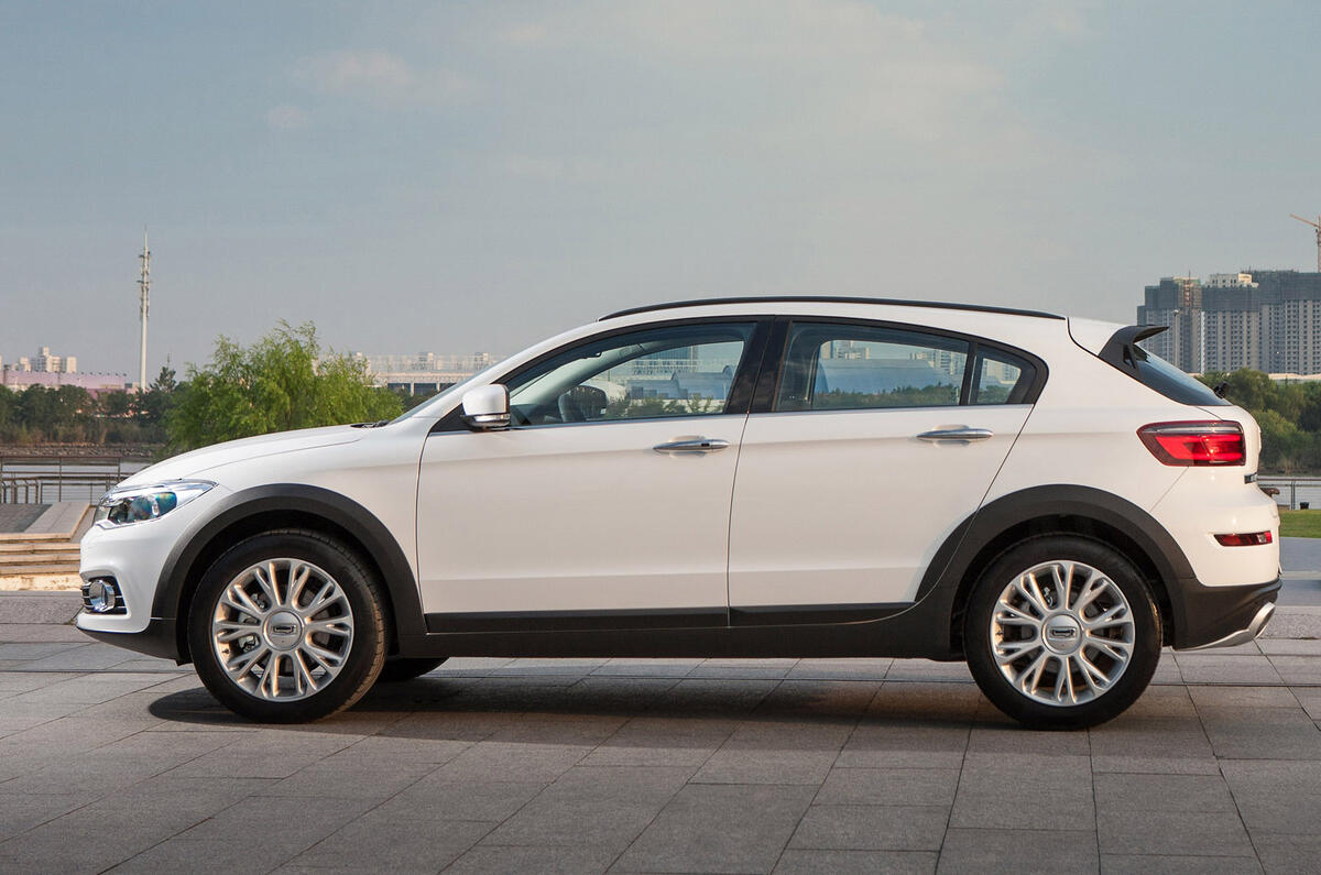 Qoros 3 City SUV unveiled at Guangzhou motor show