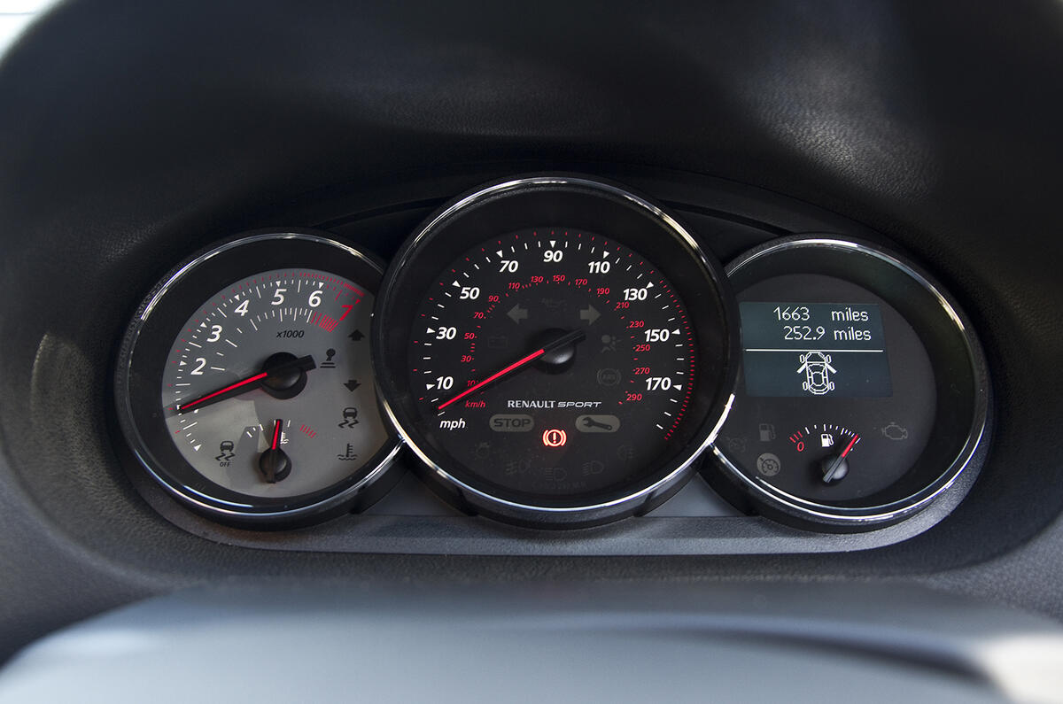Renault Megane RS instrument cluster