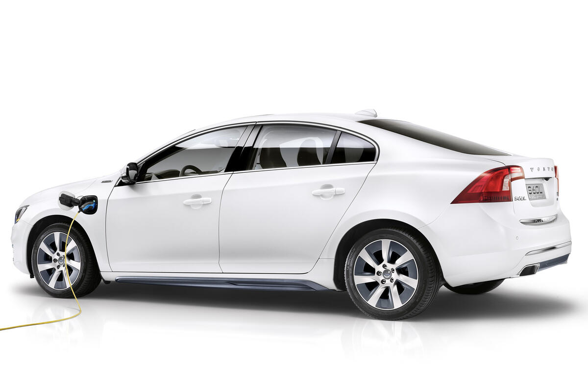 no title Volvo S60L plug-in Hybrid gets Beijing debut