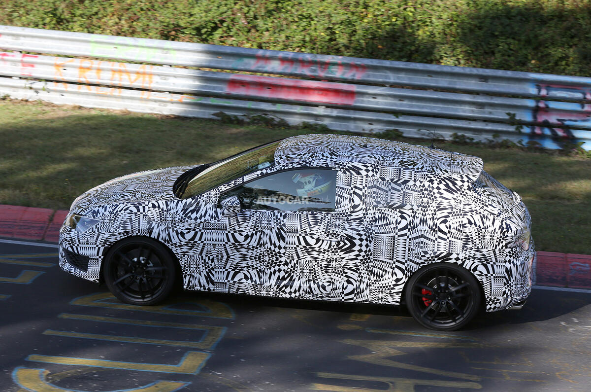 no title Seat Leon Cupra spotted - first pictures