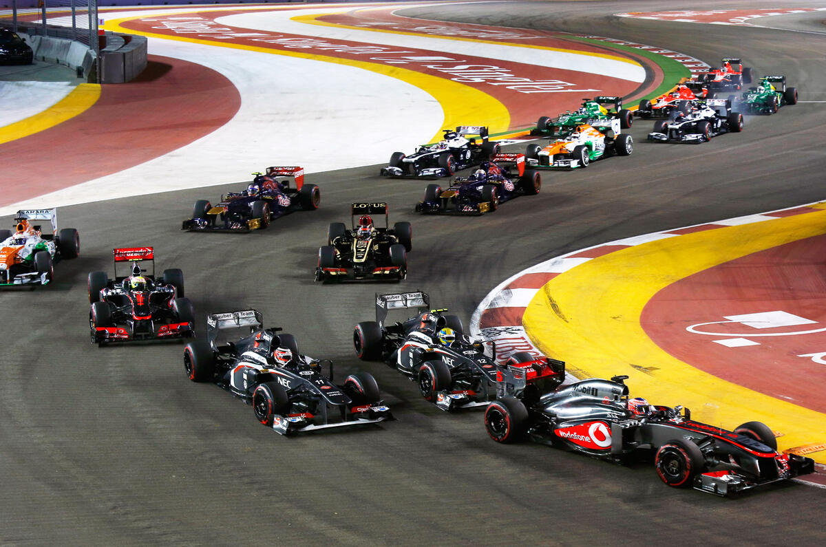 Vettel dominates at Singapore Grand Prix