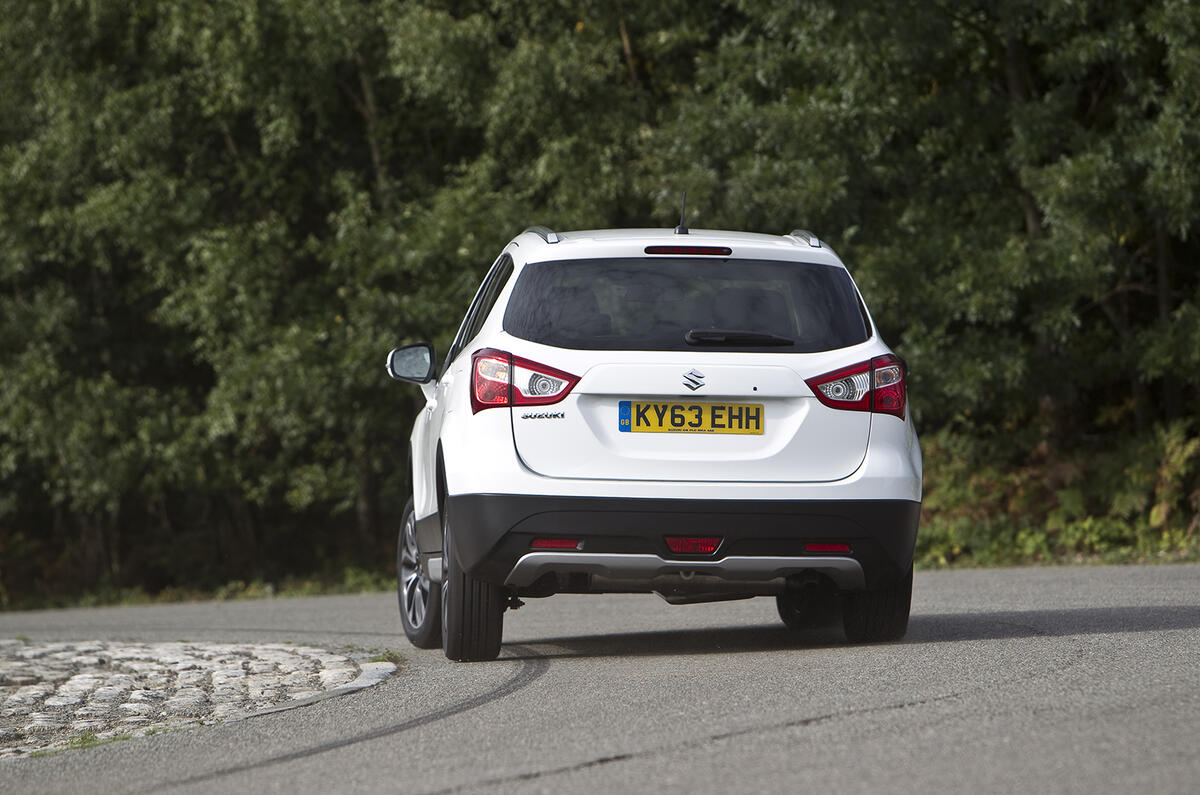Suzuki S-Cross rear cornering