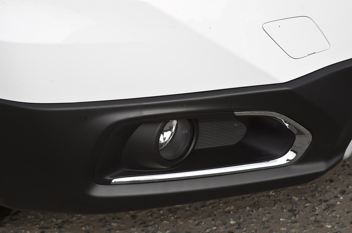 Suzuki S-Cross foglight