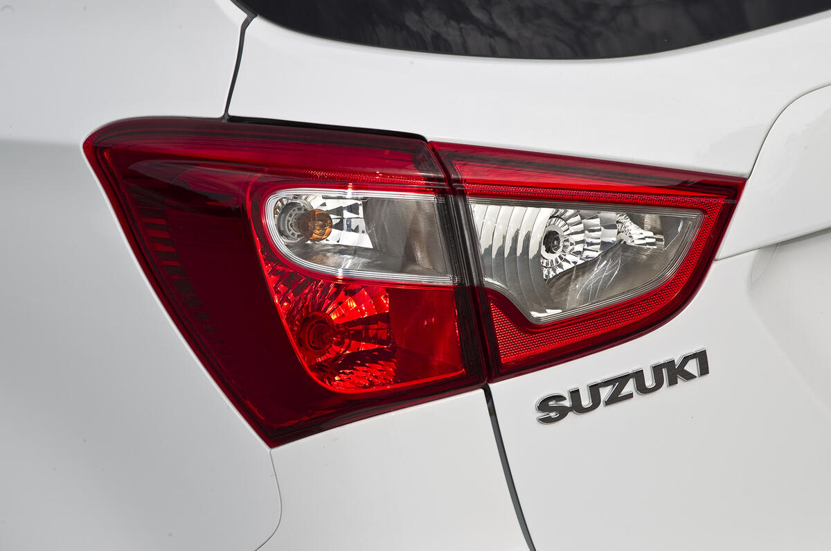 Suzuki S-Cross rear lights
