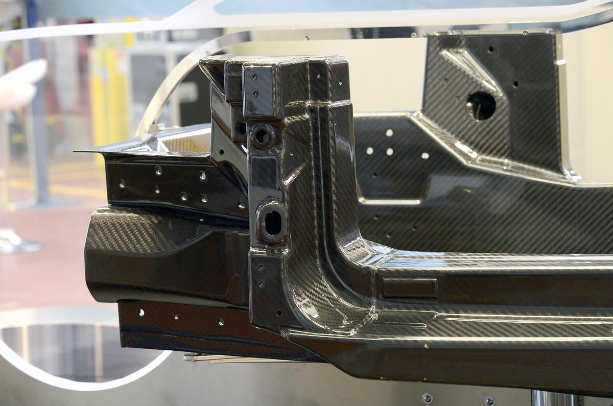 Alfa Romeo 4C production process revealed