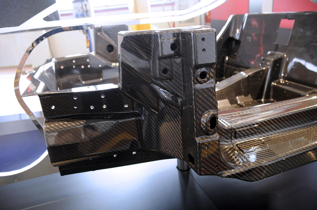 Alfa Romeo 4C production process revealed