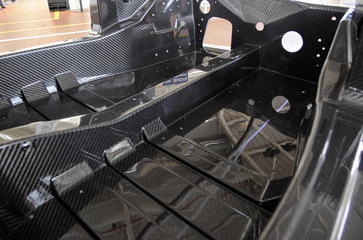 Alfa Romeo 4C production process revealed