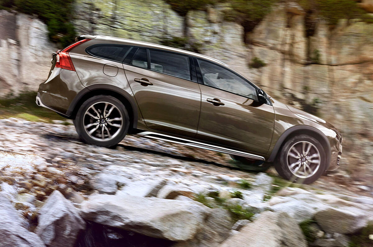Volvo V60 Cross Country unveiled Volvo V60 Cross Country unveiled