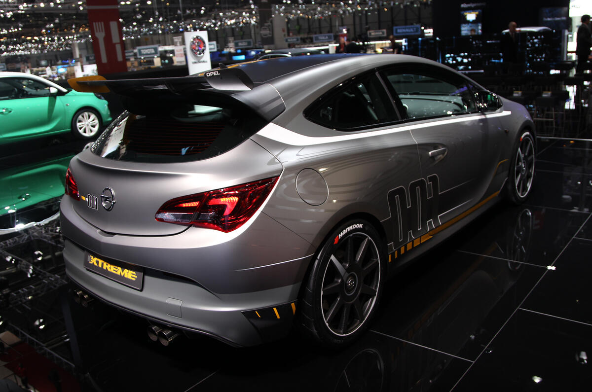Vauxhall Astra VXR Extreme revealed – updated with video