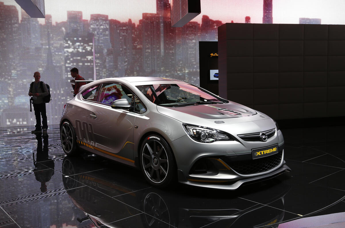 Vauxhall Astra VXR Extreme revealed – updated with video