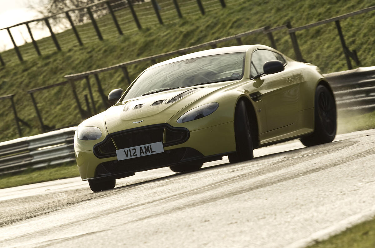 Aston Martin V12 Vantage S