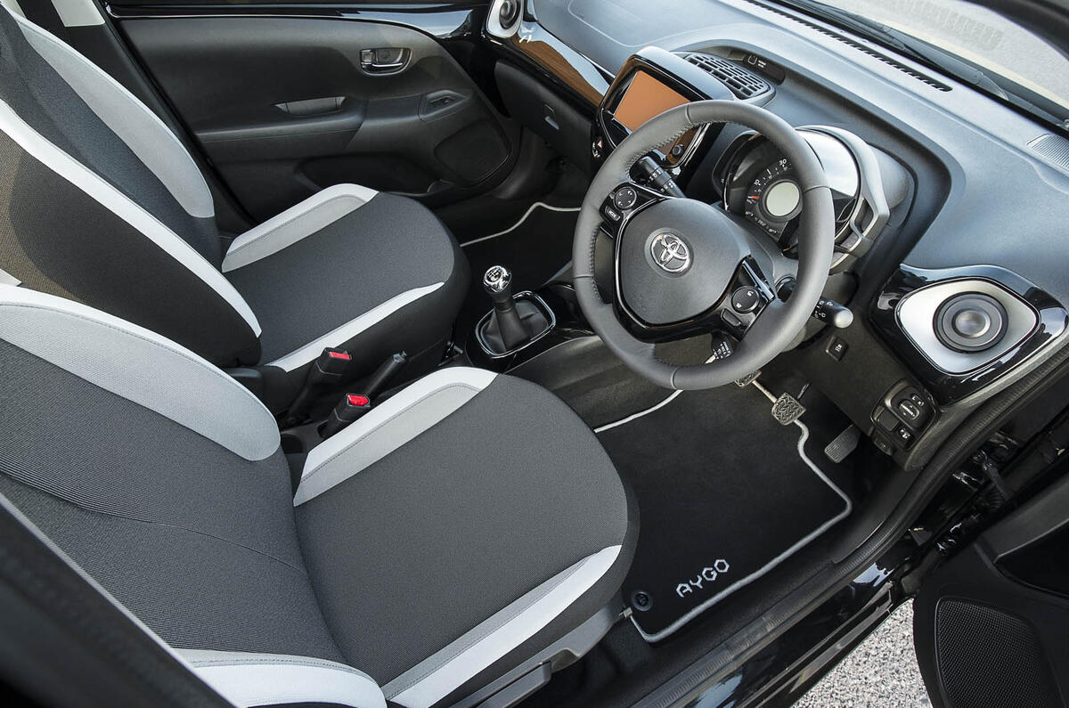 interieur aygo 2014 toyota aygo first drive interieur aygo 2014 toyota aygo first drive