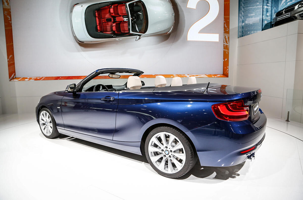 BMW reveals 2-series convertible BMW reveals 2-series convertible