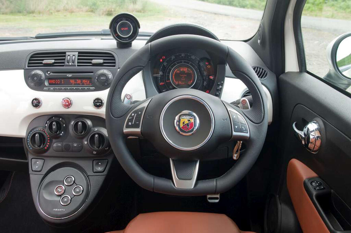 Abarth 595 dashboard