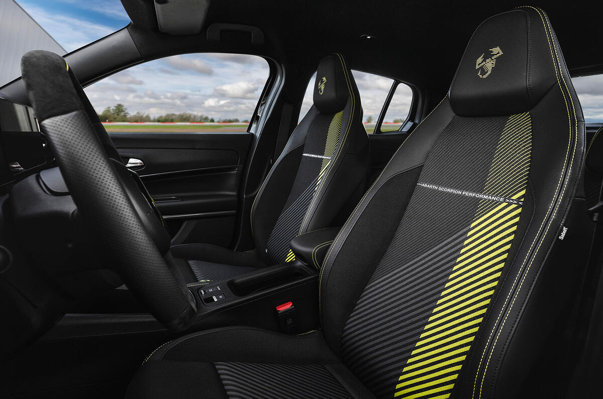 Abarth 600e front seats Abarth 600e front seats