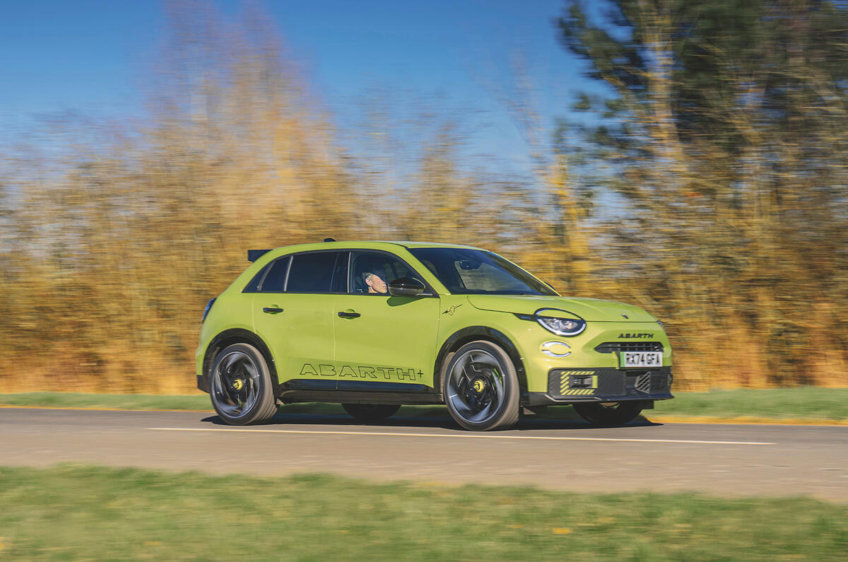 Abarth 600e side Abarth 600e side